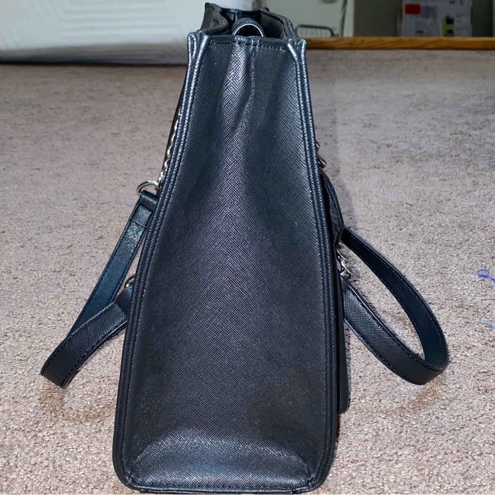 Handbag - Picture 3 of 7